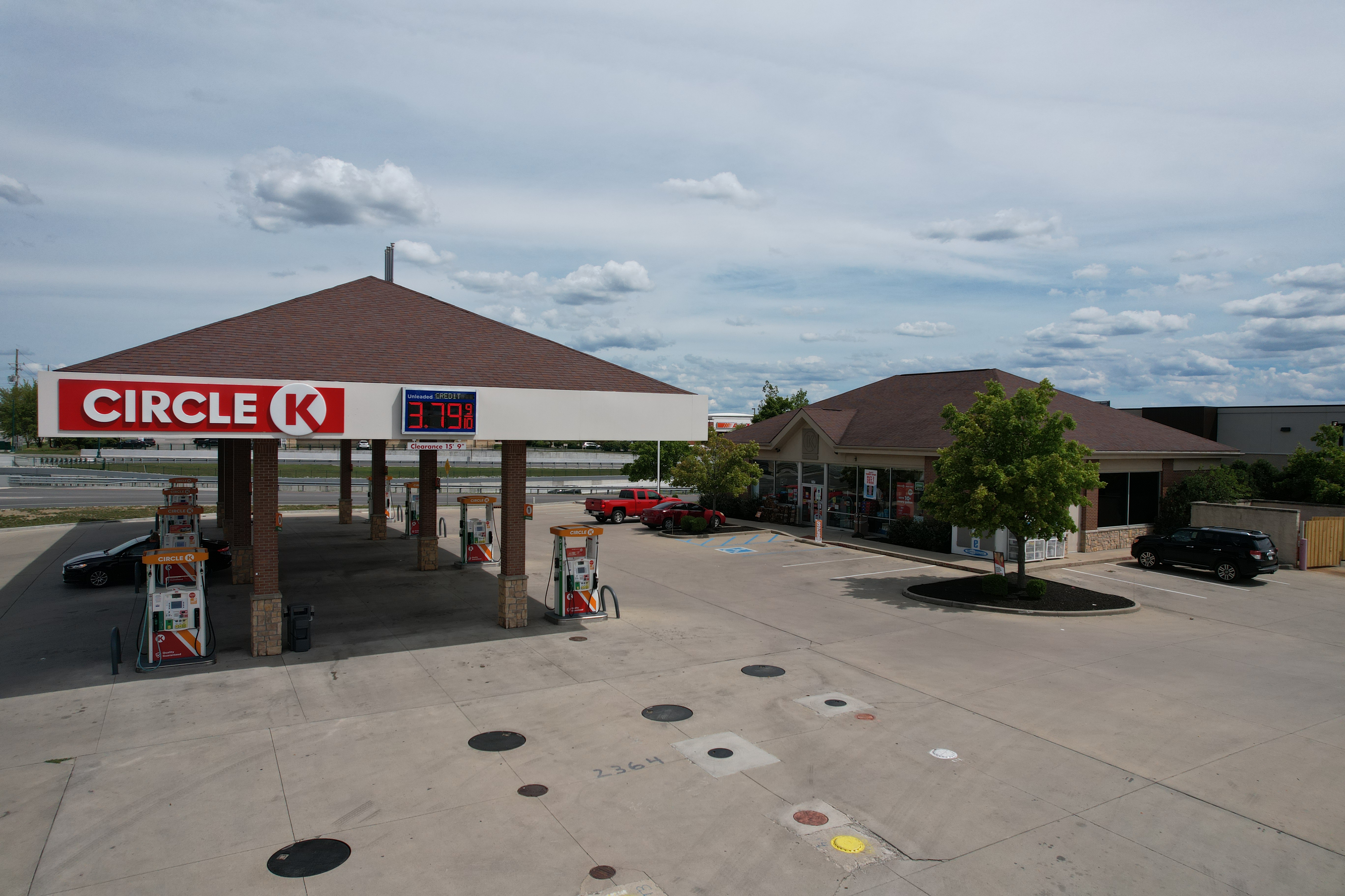 The 123 S. Kingston Drive building.